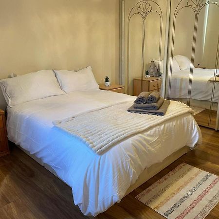 Single And Doubles Rooms Close To Central London Kültér fotó